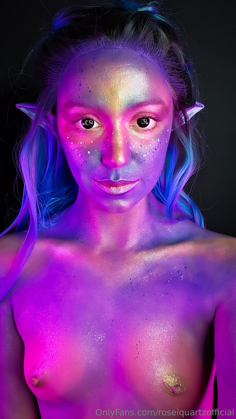 Roseiquartzofficial pretty model photo