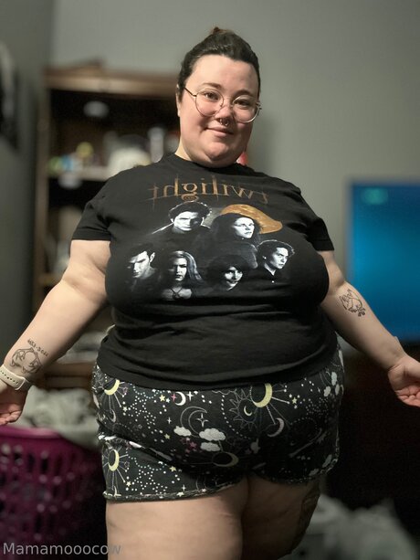 Mamamooocow xxx model image