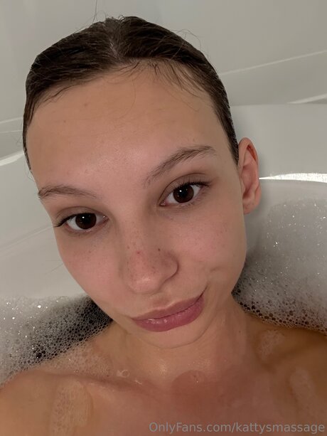 Kattysmassage model top pictures