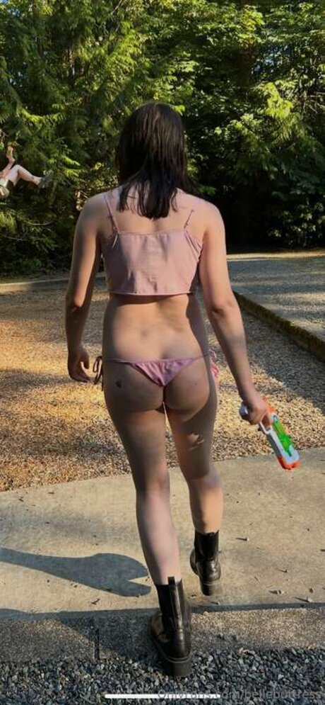 Bellebuttress star sexy photos