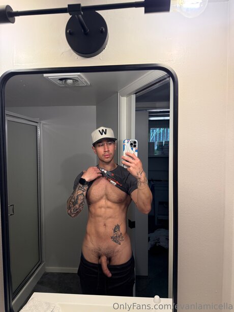 Evanlamicella high quality pornstar pic