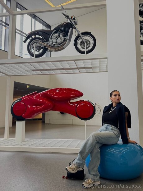 Aisuxxx pretty actress photo