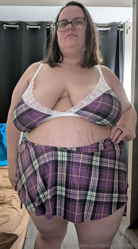 Juicyjessibessi model sex galleries