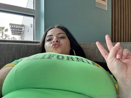 Thick Gurl101 pretty model archive