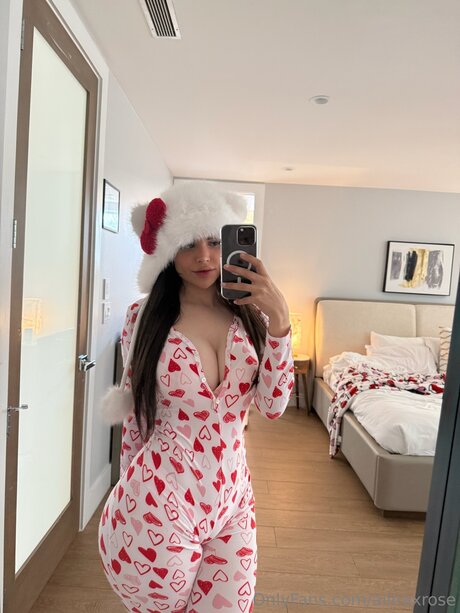Alinaxrose exclusive pornstar photos