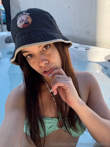 Nicoleskirtsfree naked star pics