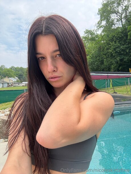 Nicoleskirtsfree pornstar free photos