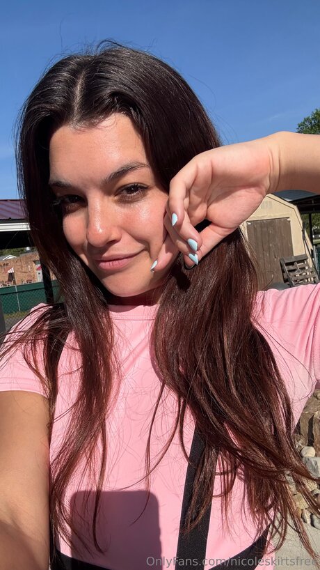 Nicoleskirtsfree sex actress images