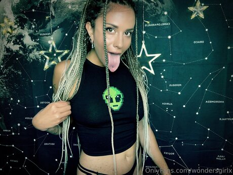 Wondersgirlx model pretty photos