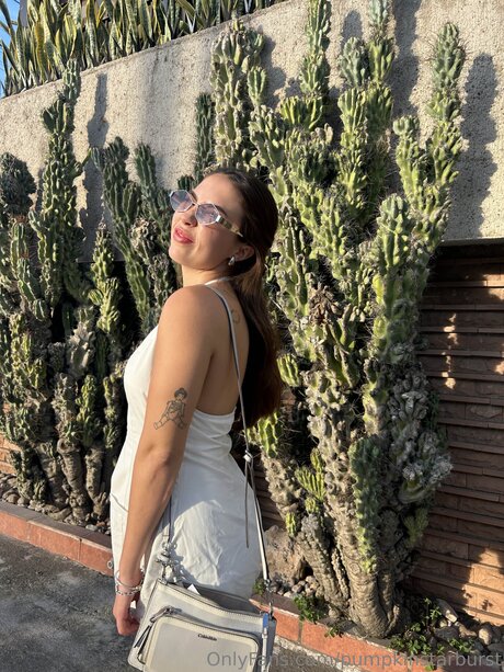 Pumpkinstarburst model sexy images