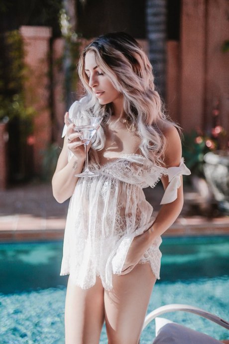 Miss Angelique W nude pornstar img