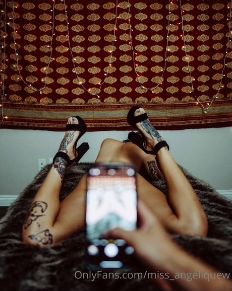 Miss Angelique W pornstar naked image