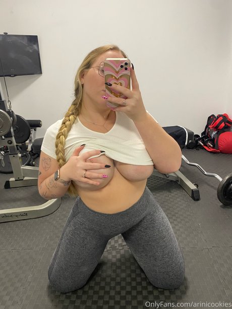 Arina Kortchov erotic model images