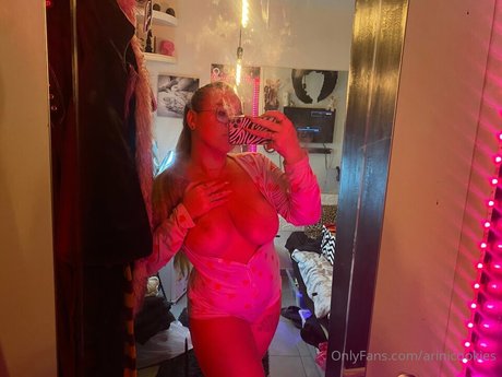 Arina Kortchov free star pictures