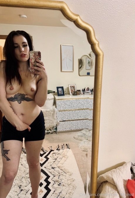 Sweatpants Cher exclusive actress pic