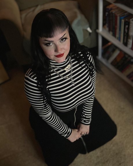 Bunnyrosexx model art gallery