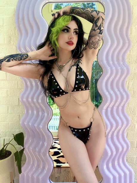 Batz hot model gallery