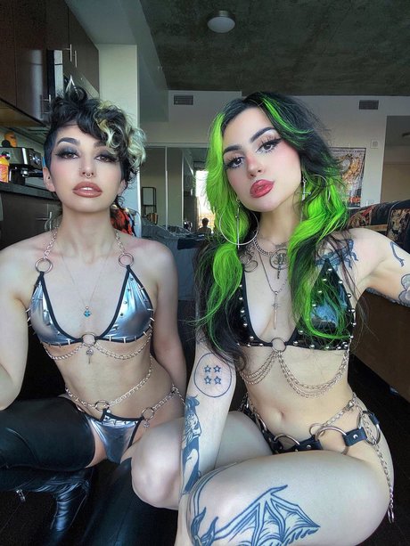 Batz model xxx photos