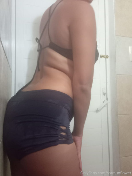 Lizbeth Martinez_ star top galleries