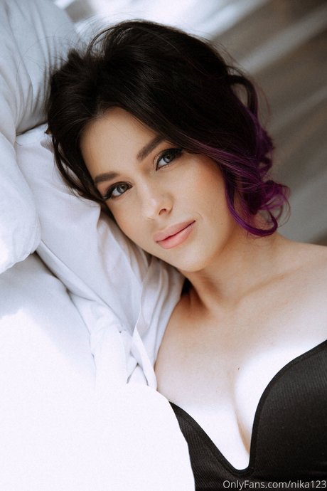 Weirdme pretty pornstar picture