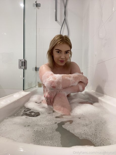 Tynnille Robinson pornographic model image