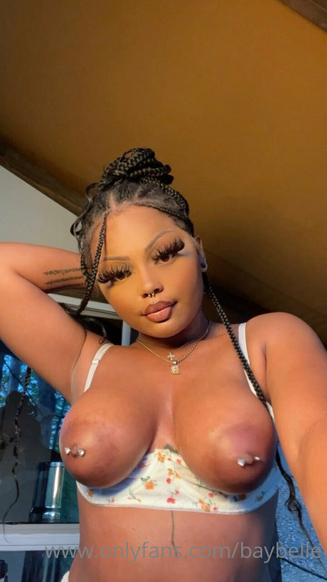 Bay Belle naked star photo