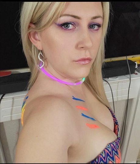 Corrine Marie Hounslow_ perfect model pics