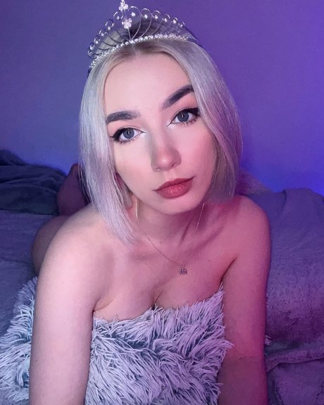 Juicy melody hot actress archive