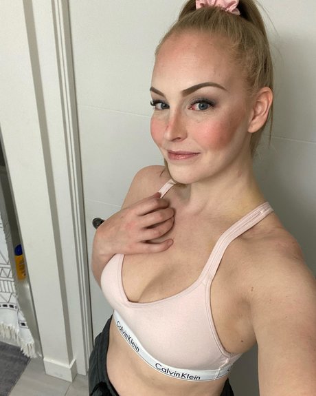 Megancgram_ pornstar adult photo