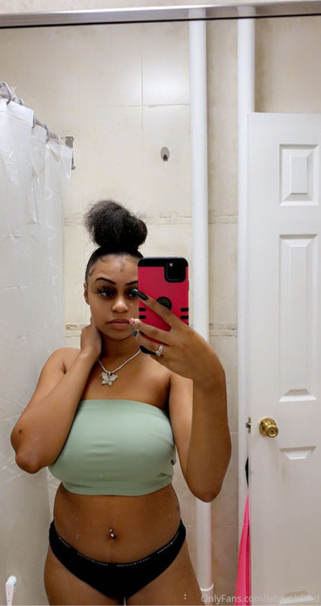 Kayla Le Bomb model exclusive pic