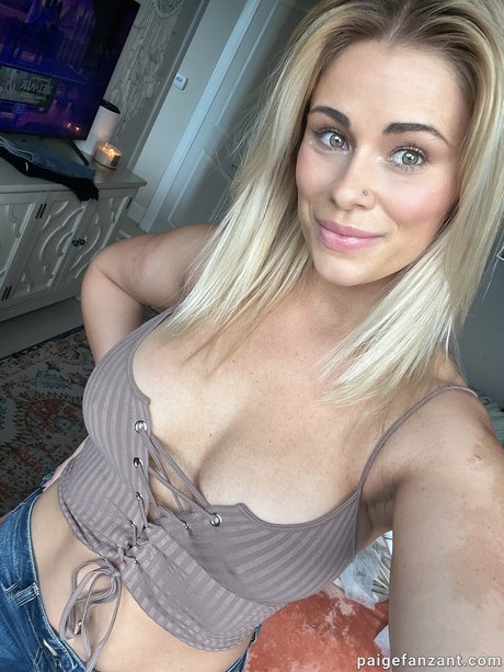 Paige Vanzant erotic actress photos
