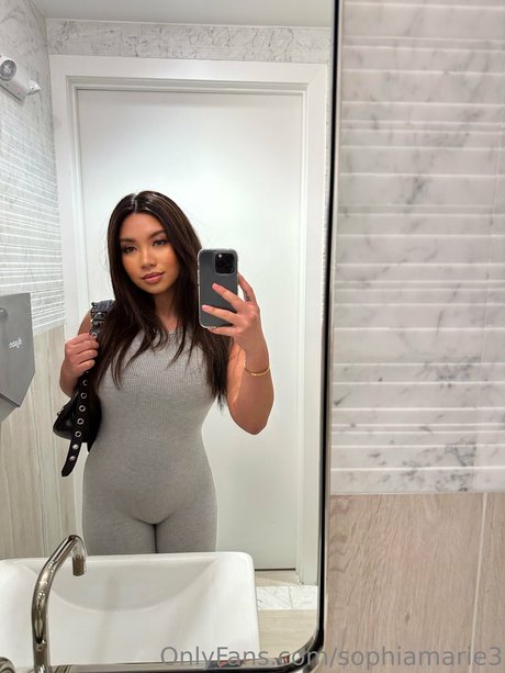 Sophia Malonzo hot pornstar gallery