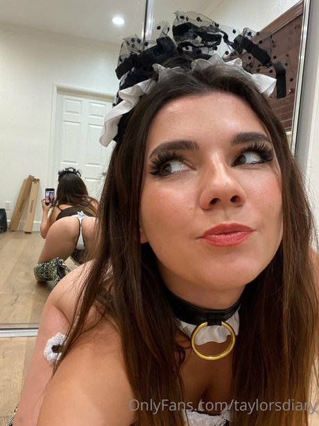 Dare Taylor star sexy pictures