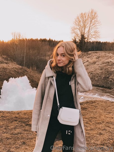 Anastiya adult model image