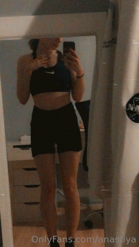 Anastiya top star photo