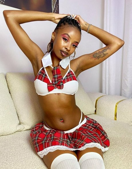 zoya akilova erotic pornstar archive