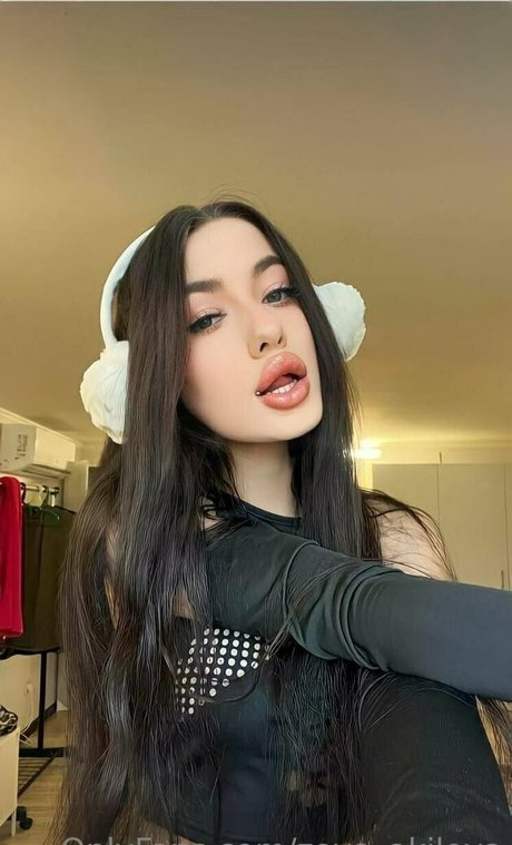 zoya akilova naked actress galleries