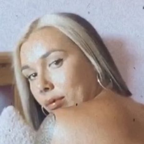 Hotchickmeg pornstar naked photo