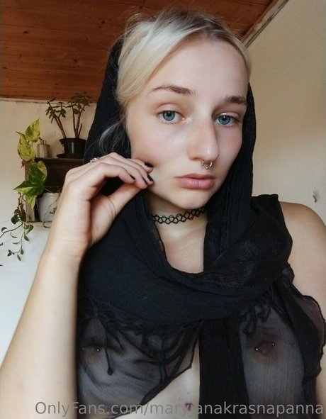 Maryjanakrasnapanna beautiful actress pic