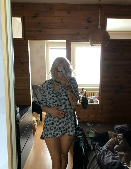 anal masturbation onlyfans art nude gallery