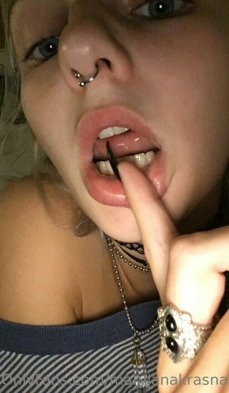 Maryjanakrasnapanna star perfect pic