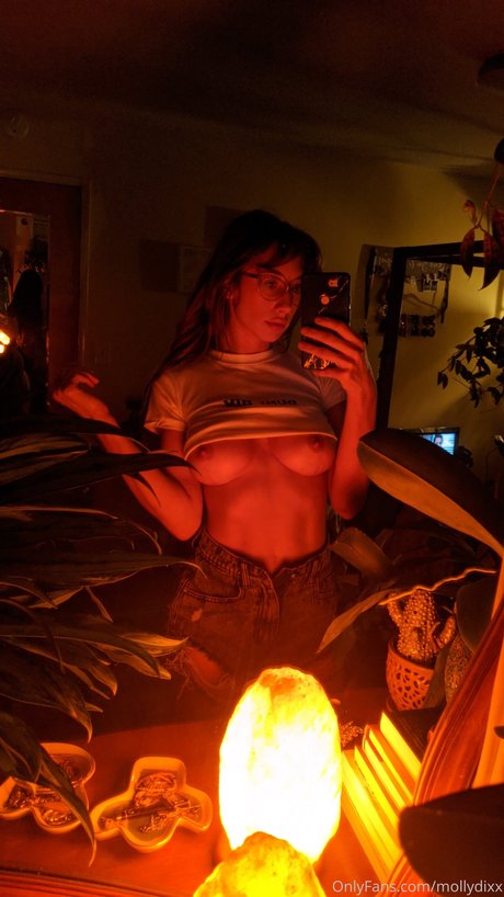 Molly Dixx model nudes archive