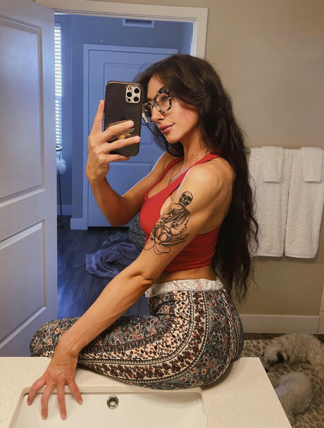 Molly Dixx sex pornstar images