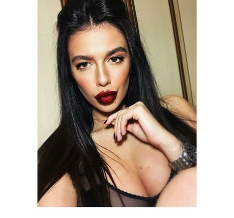 anna slutskaya111 hot star photos