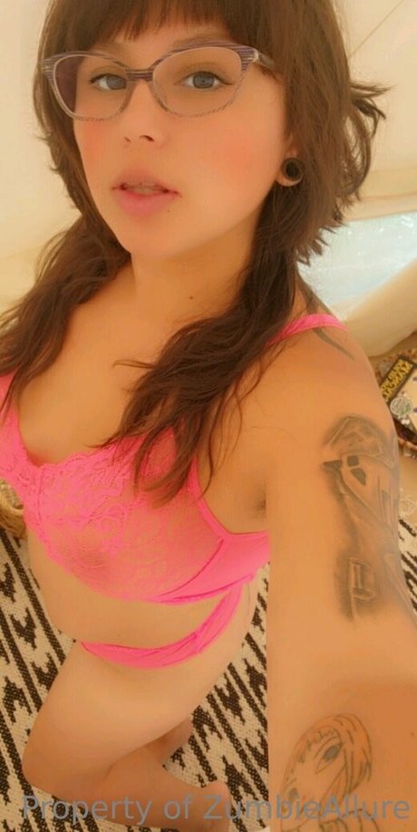 Zumbieallure naked pornstar image