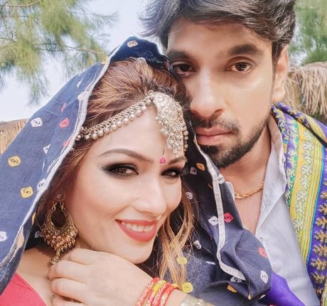 Zoya Rathore free actress pics