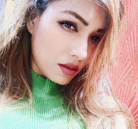 Zoya Rathore star nice picture