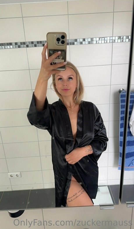 mother daughter onlyfans hot nude pic