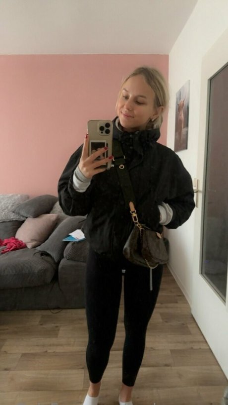 teen lesbian onlyfans hot naked photos