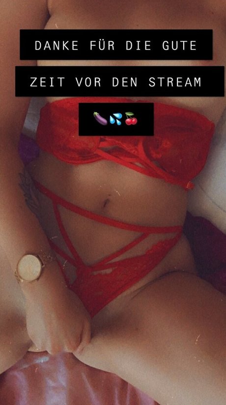 Zuccubuz pornstar exclusive pics